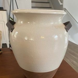 Large decorative pot